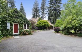 Villa Tranquila Front Exterior and Driveway